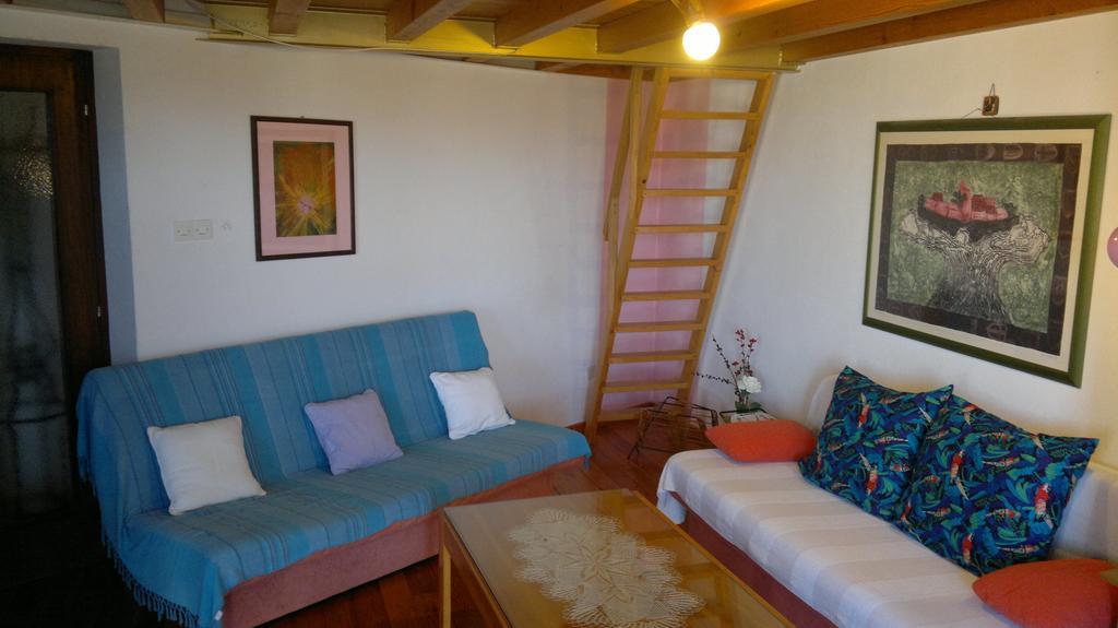 Apartments Ljuba I Mare Malinska Quarto foto